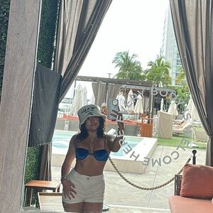 Meet your Posher, Jasmine